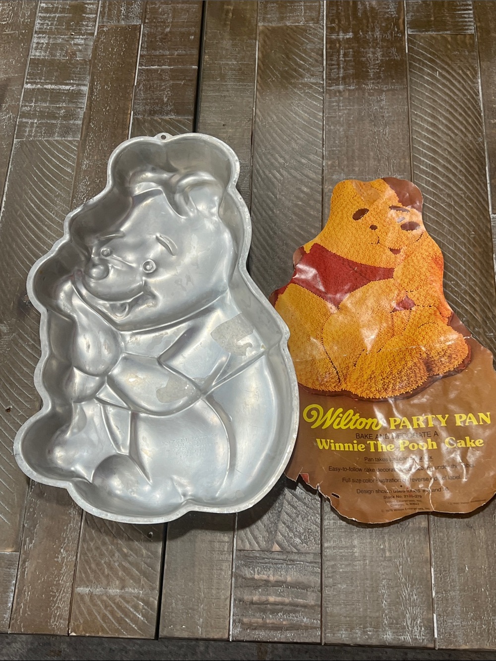 1976 Wilton Winnie the Pooh Cake Pan